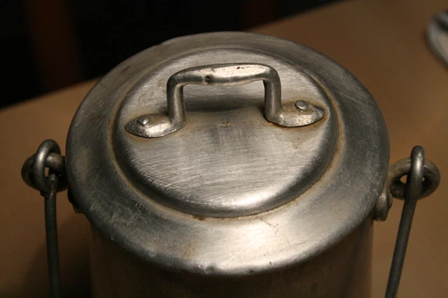 Lechera antigua de aluminio 2