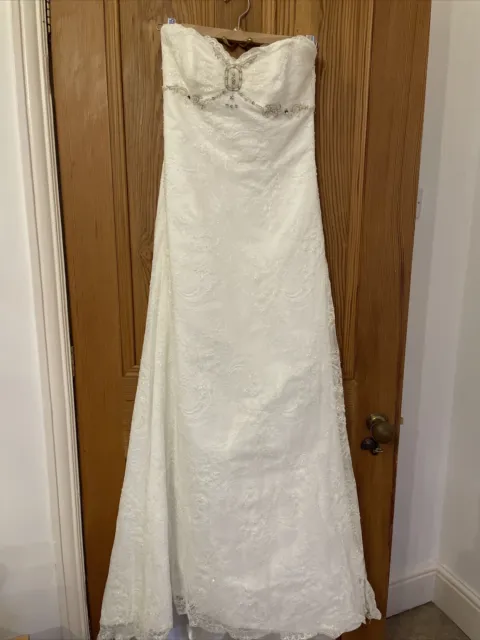 Augusta jones vintage wedding dress. Timeless design. Recommend size 8/10