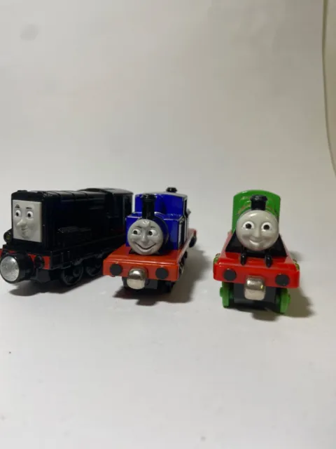 Thomas & Friends Take N Play Along Diecast Magnetic Train Lot Engines