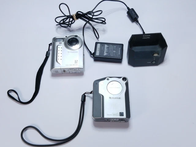 FUJIFILM FINEPIX 4800Z 4.3MP 3x CCD/MX-2700 Compact Digital