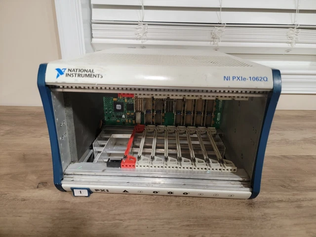 National Instruments NI PXIe-1062Q Chassis