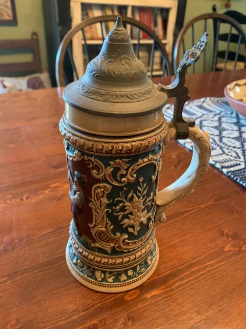 Vtg German Lidded Beer Stein Dancing couple 9-1/4" Tall 0.5L #577