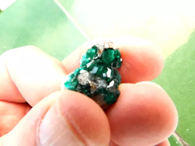 Minerales " Perfectos Cristales De Dioptasa De Kazakhstan En Matriz  -  10L16 "