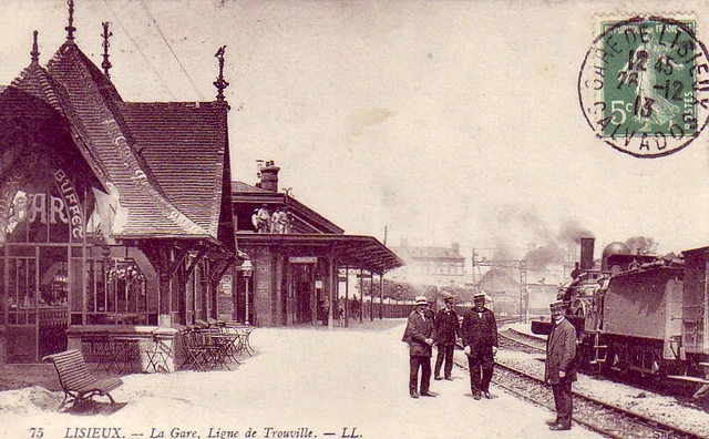 CPA 14 NORMANDIE LISIEUX Gare Train Ligne de Trouville Voyageurs BAR BUFFET 1913