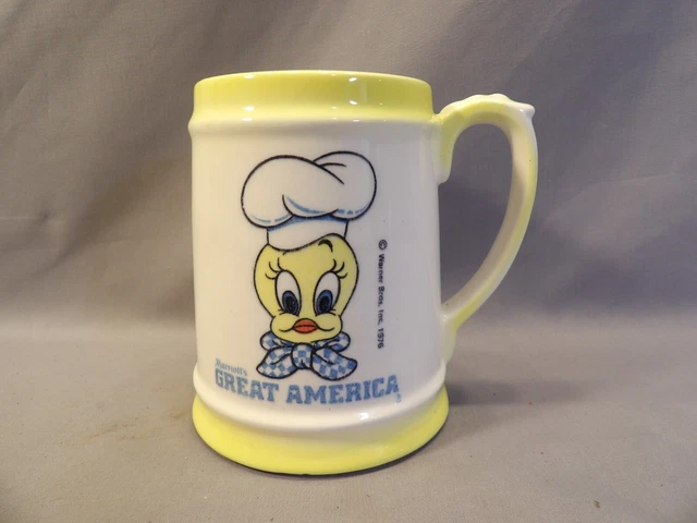 1976 Tweety Bird Marriott's Great America Ceramic Mug