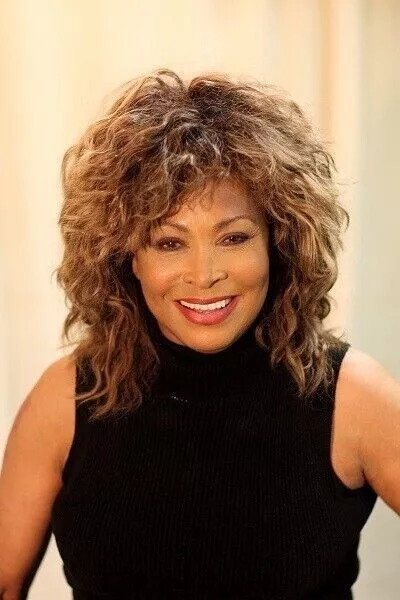 Tina Turner Unsigned 6" x 4" Photo - Iconic singer - 100% to Cancer Charity *8