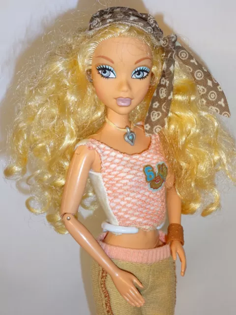 RAR * My Scene * Hanging out Barbie * orig. Kleidung, Schuhe u Sonnenbrille