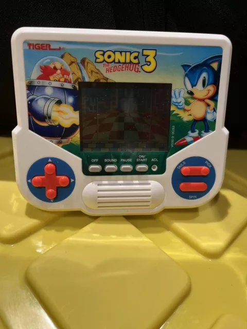 Sonic The Hedgehog 3 LCD Tiger Electronics Handheld Video Game  Retro Reissue