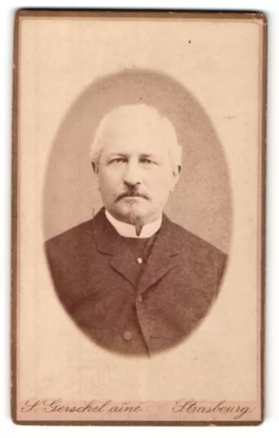 Photo S. Gerschelaîne, Strasbourg, Portrait de älterer Geistlicher avec Schnurr