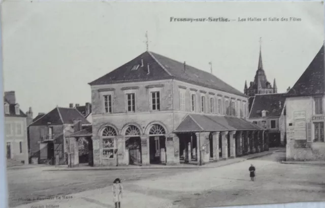 FRESNAY SUR SARTHE 72 cpa  les Halles et salle des Fêtes Bon Etat 1916