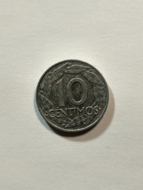 Lot 3: 10 céntimos de peseta 1959, España, posiblemente circulada, buen estado.