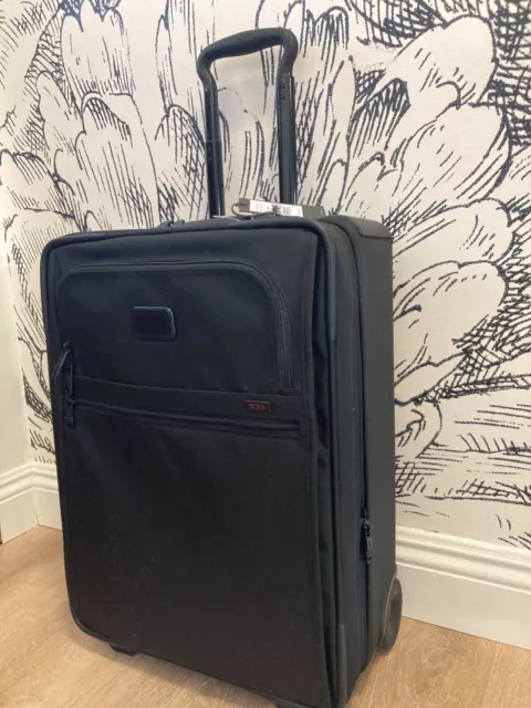 Tumi Alpha 2 Expandable 2 Wheeled 22” Black Carry-On Blue Tag NEW
