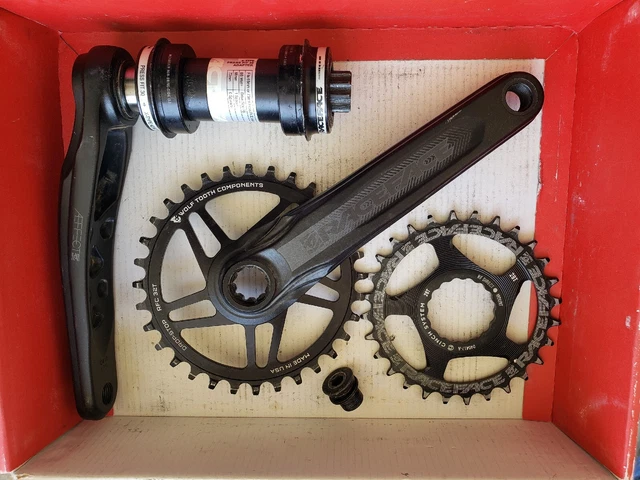 Race Face Aeffect Cinch Crankset 175mm And Race Face PF30 XDrive Bottom Bracket