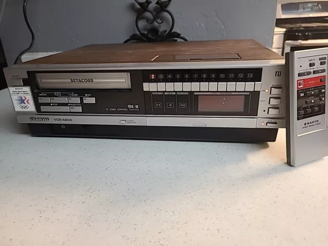 VINTAGE SANYO Betamax Betacord Video Cassette Recorder With Remote VCR 4500