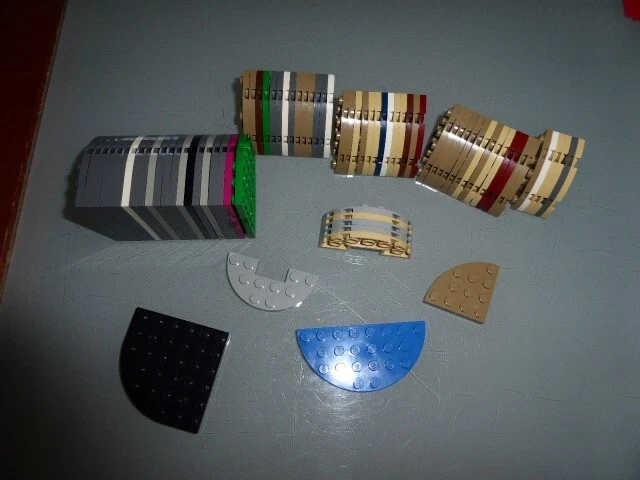 Lego Lot + 70 Demis Et Quarts De Cercle, Reference 30565, 18646, 22888, 6003