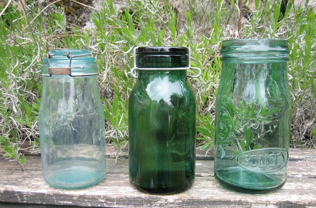 Lot De 3 Pots Anciens En Opaline - Pour Thé, Sucre Ou Café - Avec Couvercles En Liège - Vintage