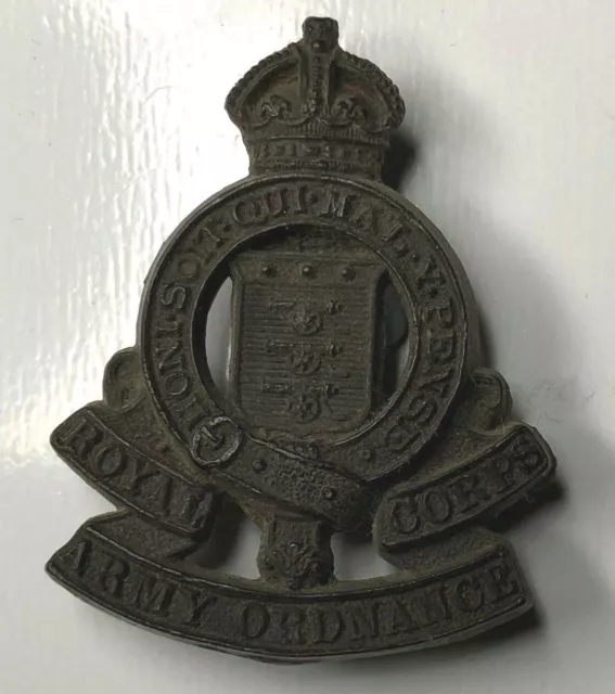 WW2 Royal Army Ordnance Corps Plastic Economy badge Missing bottom clasp