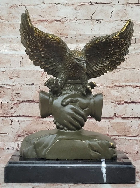 Sculpture statue symbole légion Rome antique aigle Aquila de