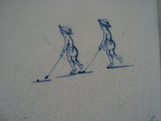 18th century delft handpainted dutch  tile,around 1780 , golf, sport  kolf 2