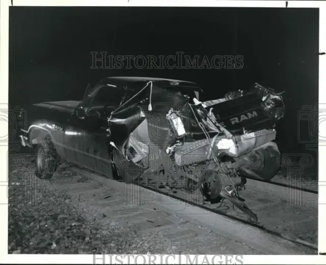 1991 Press Photo Back of Dodge Ram Truck after Train Wreck west of Von Ormy