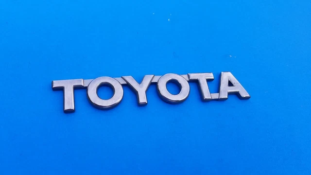 98 99 00 01 02 03 04 05 Toyota Sienna Rear Gate Emblem Logo Badge Symbol Oem B6