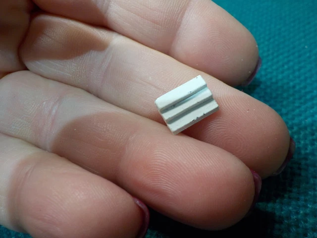 Nice Miniature Dollhouse Metal White Set Of Steps
