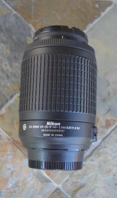 Nikon AF-S DX NIKKOR 55-200mm f / 4-5.6G ED VR Lens Near Mint