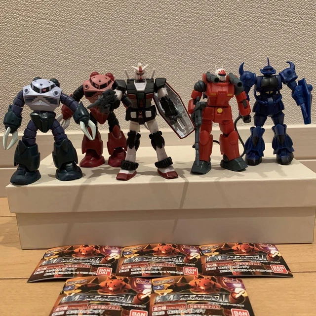 BANDAI Mobile Suit Gundam - Set Completo 5 Action Figure In Miniatura (70mm) Personaggi: Char Aznable, Mr. Bushido E Altri