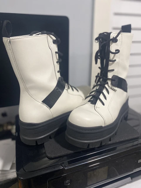 UGG 1112397 white Boots Combat size 7.5Sheena Coated Leather Platform Waterproof
