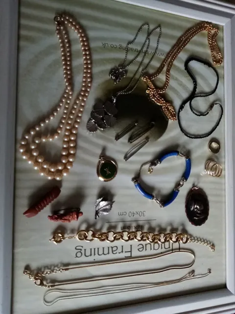 Lovely Vintage  Jewellery Job Lot  X 18 Items In Good Condition.