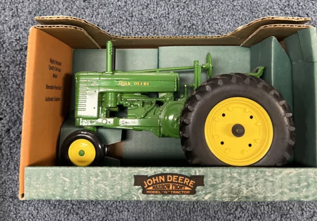 1/16 John Deere Narrow Front Model G Tractor Ertl 1998