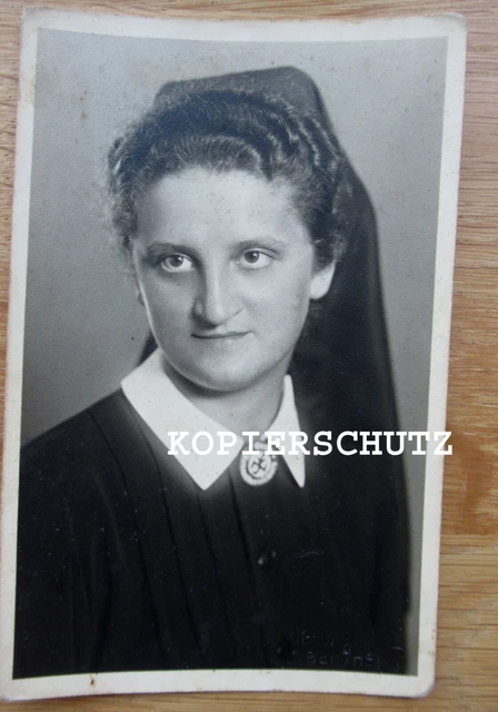 Altes Portrait Foto Volkswohlfahrt - Krankenschwester mit Brosche