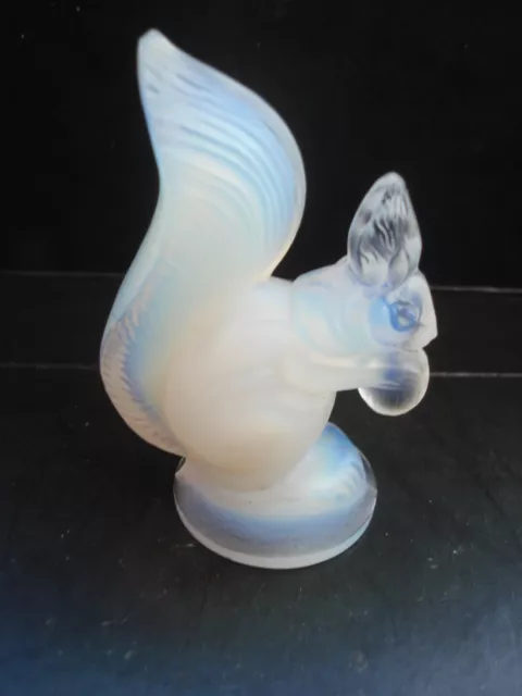 ECUREUIL en verre opalescent Sabino France , mascotte bouchon de radiateur