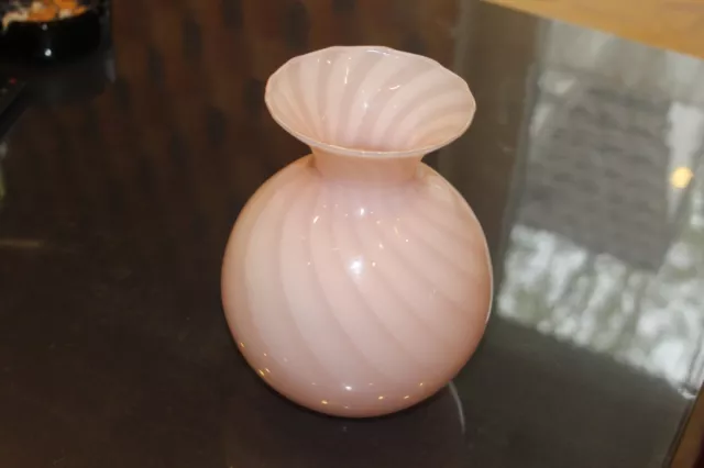 wunderschöne seltene Opalin Glas Vase Kugelvase Murano Glas Swirl Rosa weiss TOP