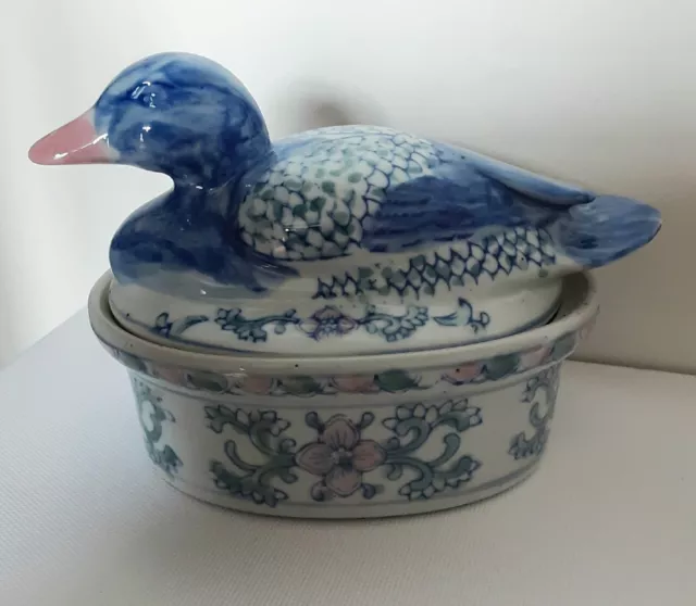 Ancienne Terrine en porcelaine Chine Asie en forme de canard, animal. Zoomorphe.