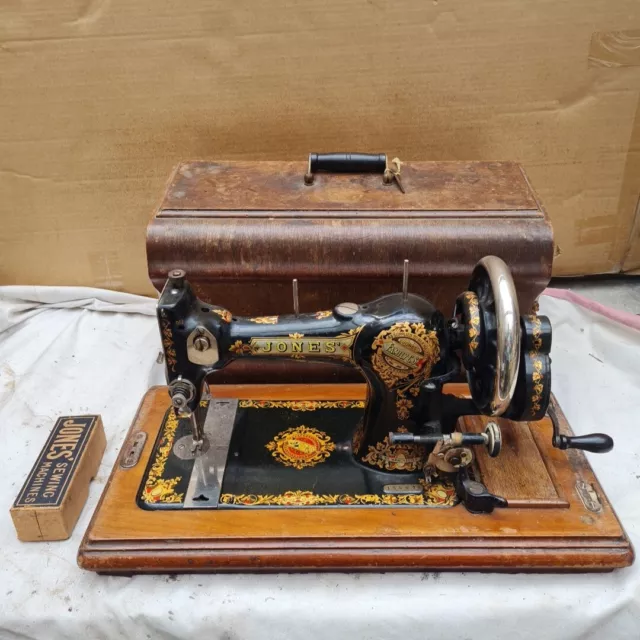 Jones C.S Family Vintage lockstitch Sewing Machine With Case & Accessories