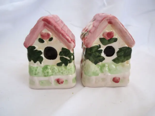 https://www.picclickimg.com/SFkAAOSwmR9lmGJq/Vintage-Ceramic-Bird-House-Cottage-Salt-Pepper.webp