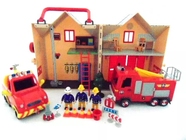 Fireman Sam Deluxe Fire Station With Jupiter, Venus Rescue Vehicle & 3 Figures