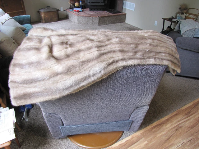 Genuine Lush Light Tans and Brown Mink Fur Collar Scarf Wrap Stole Vintage Genuine Lush Light Tans and Brown Mink Fur Collar Scarf Wrap Stole Vintage