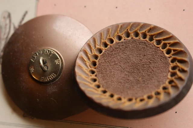 Boutons Anciens En Cuir Noir Ronds - Couture Vintage - Origine France