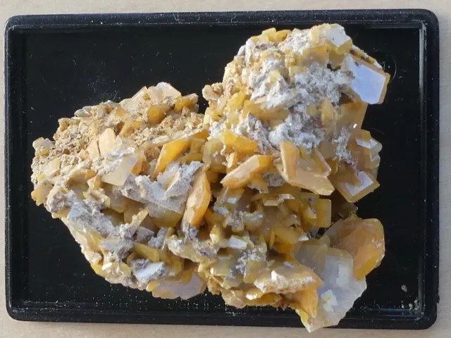 Mineral   Wulfenit,   Bou Azzer   Marokko