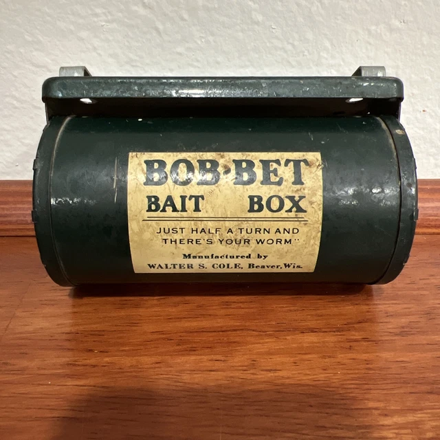 VINTAGE BOBBET METAL Belt Bait Fishing Worm Box Walter S. Cole Beaver