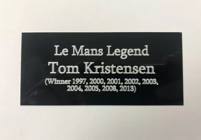 Tom Kristensen - Placa grabada 110x50 mm para recuerdos de carreras firmados de Le Mans