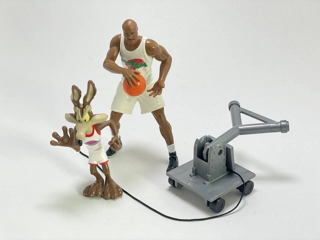 VTG 1996 SPACE Jam Charles Barkley & Wile E. Coyote Action Figure
