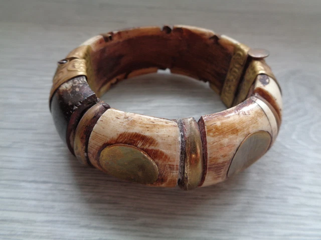 Ancien Bracelet Ethnique Bangle - Laiton Et Nacre, Motifs Colorés