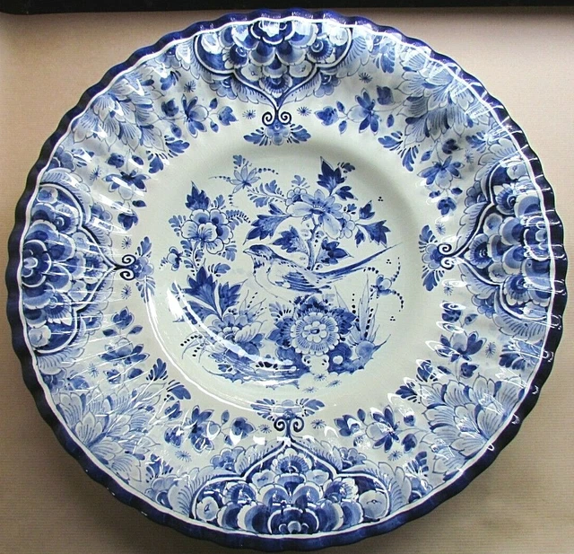 DELFT BLUE & WHITE EXTRA LARGE CHARGER DISH - BIRD AMONGST FOLIAGE (Ref7264)