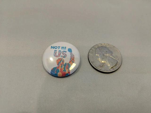 Bernie Sanders 2020 Buttons/Pin Set Of 10, 1" diameter pins. Free Shipping 6