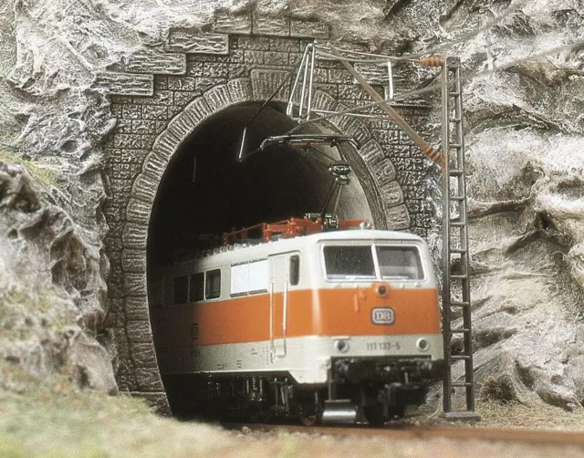 2x Electric Tunnel Portal N gauge building kit Busch 8191