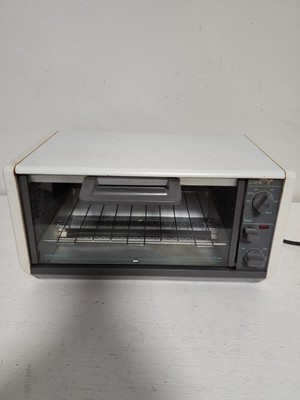 Black & Decker Spacemaker Under Cabinet Toast-R-Oven TRO500 TY2