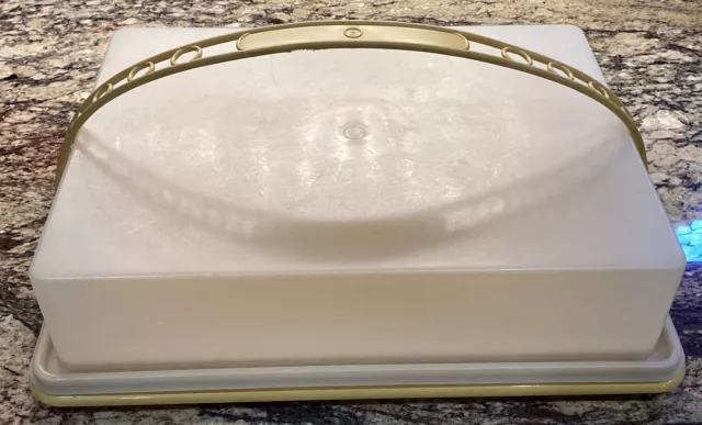 Vintage Tupperware Harvest Gold Rectangle Cake / Sheet Cake Carrier w/Handle